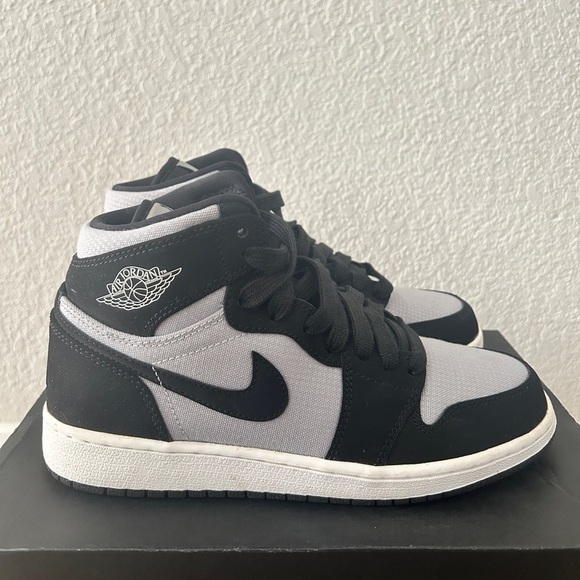 Air Jordan 1 Retro High GG “Wolf Grey/White-Black” -Size 5Y -Excellent Condition - Picture 2 of 12